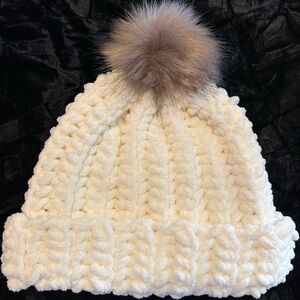 Adirondack Winter Hat - size sm/med - 100% Polyester - vintage white